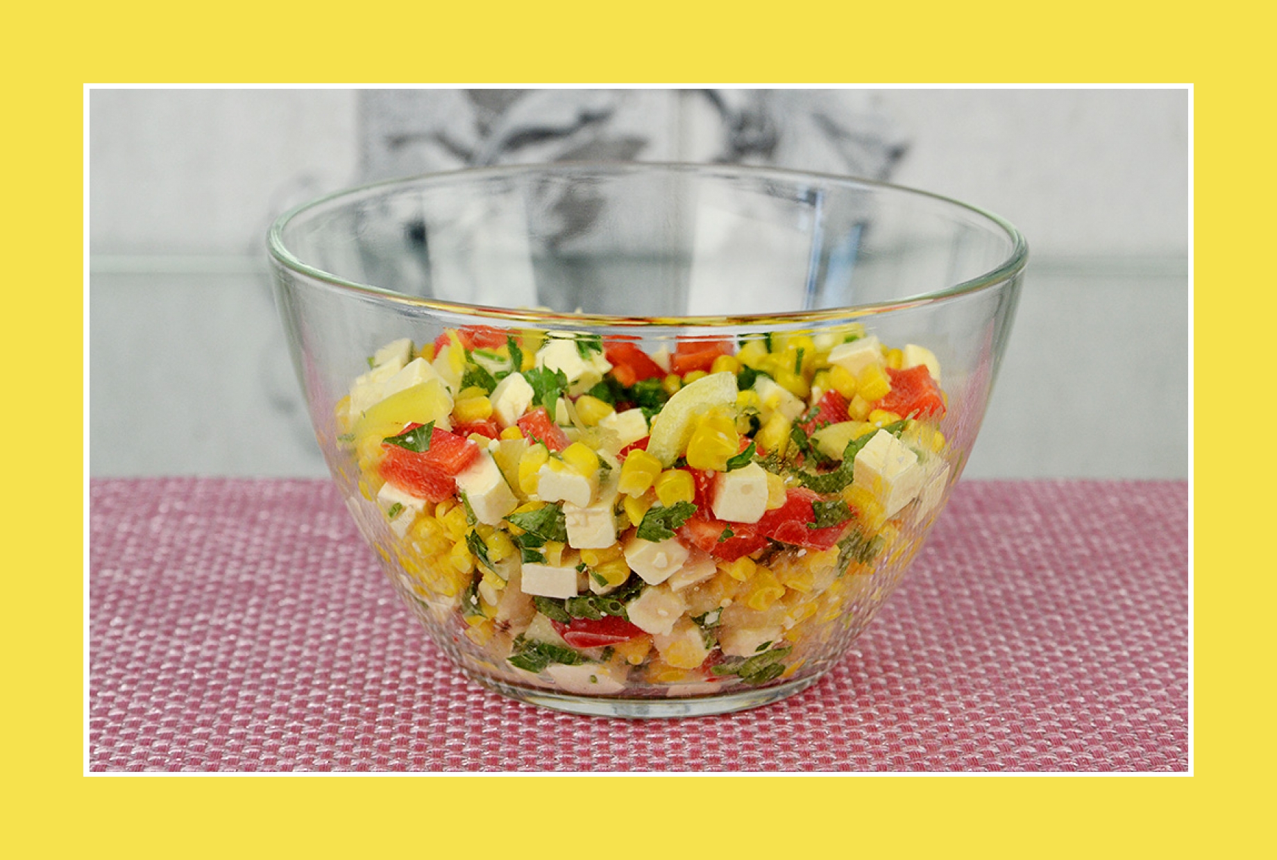 Bunter Salat mit Paprika, Mais, Petersilie, Dill Bunter Salat mit Paprika, Mais, Petersilie, Dill
