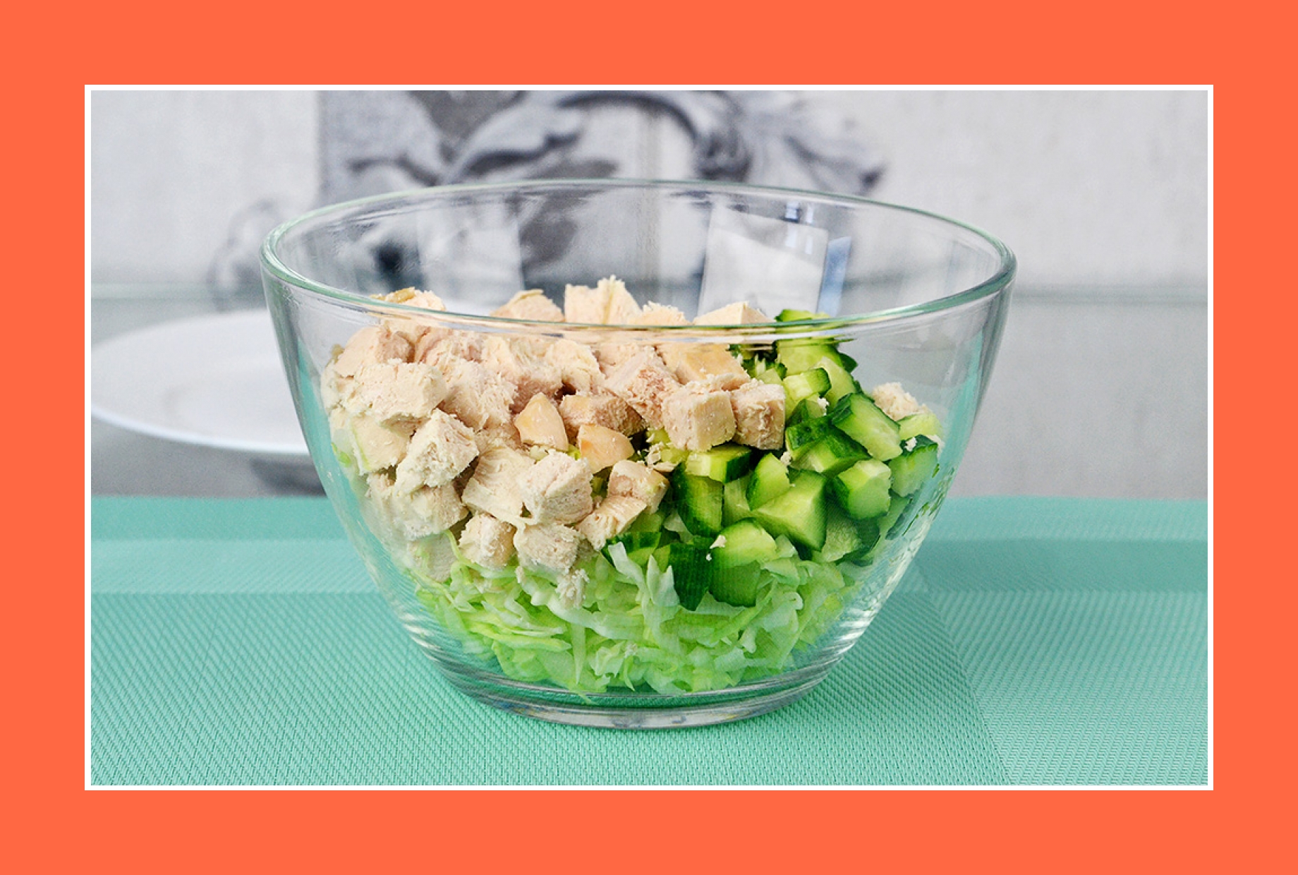 Hähnchensalat Fleischsalat mit Gurken und Kohl Hähnchensalat Fleischsalat mit Gurken und Kohl