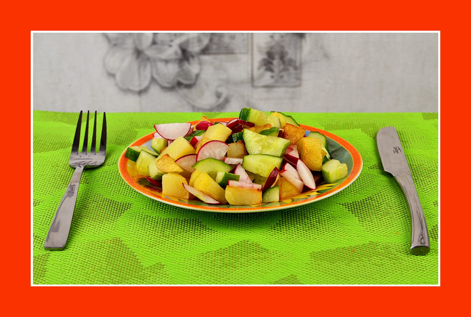 Einfacher Salat zum Grillen mit Bratkartoffeln Gurken Radieschen Einfacher Salat zum Grillen mit Bratkartoffeln Gurken Radieschen